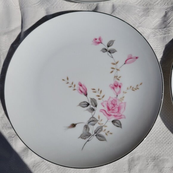 CASTLECOURT Fine China Rose Glow Pattern 18" Salad Plate Set of 4 - Picture 2 of 4